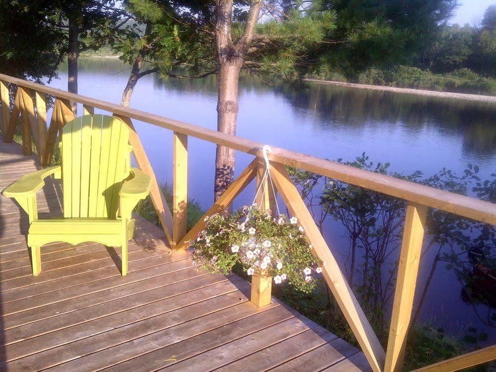 Pond'S Resort Blackville Extérieur photo